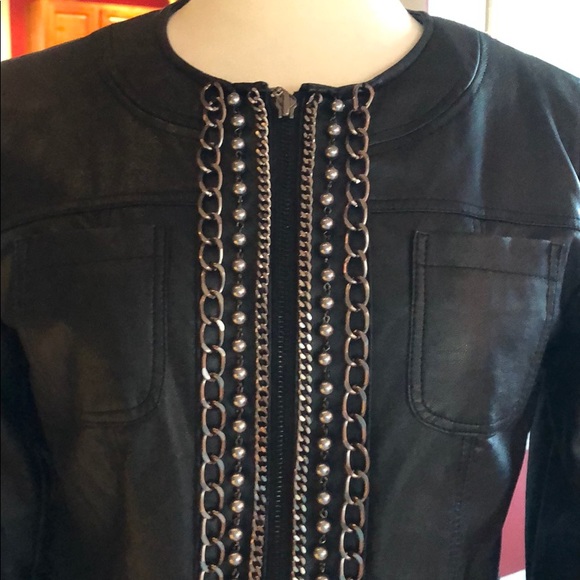 Clothes by Revue - Picture 3 of 4